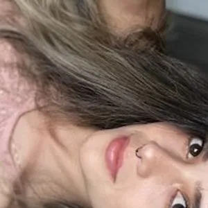 LenaSex22 from bongacams