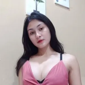 LeslieChin from bongacams