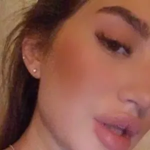 Leyalea from bongacams