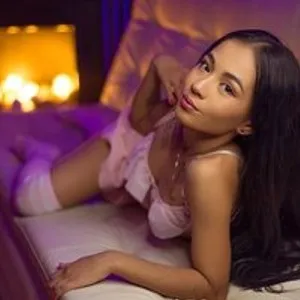 LiittleAngel from bongacams