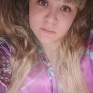 LiseKarrie from bongacams