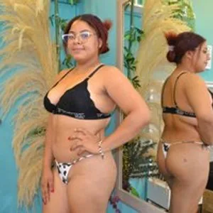 LittleLucy from bongacams