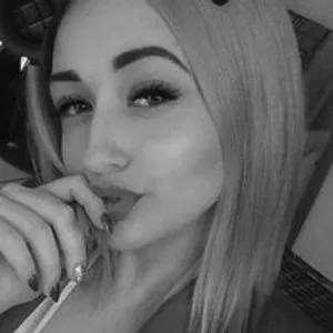 LiviXi from bongacams