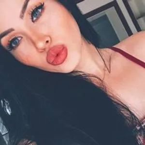 LizzieRed from bongacams