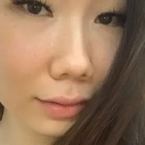 LolaJung from bongacams