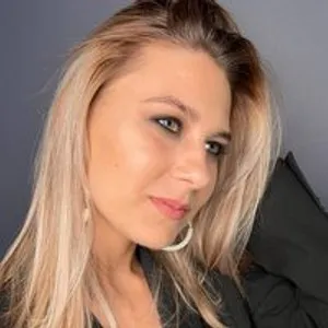 LolaRose from bongacams