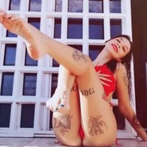 Louise-Mv from bongacams