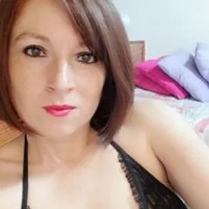 Lovely-Lucia from bongacams