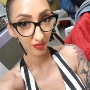 LucilleBella from bongacams