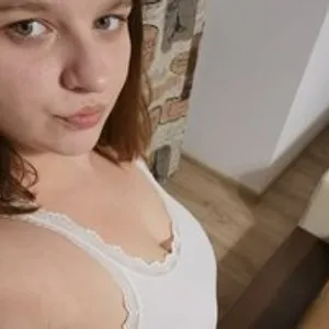 Lucy-Willow from bongacams