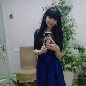 Lyalya2807 from bongacams