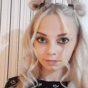 M0destKitty from bongacams