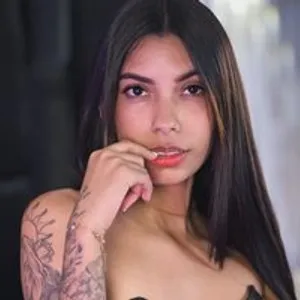 MaddyHernandez from bongacams