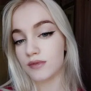 MaeBabs from bongacams