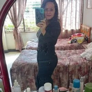 Magaly72 from bongacams