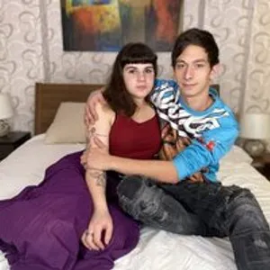 MaikeAndLayla from bongacams