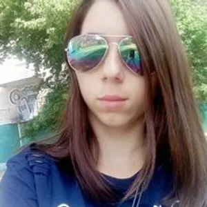 Malenkaya1vre from bongacams