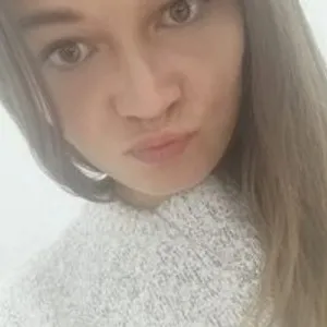 Malutka25 from bongacams