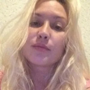 Malyzai4ka from bongacams