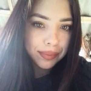 ManiMiss from bongacams