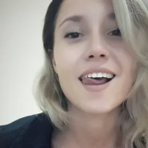 MargoWine from bongacams