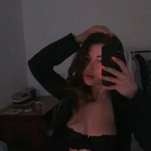 Marina-mmm from bongacams