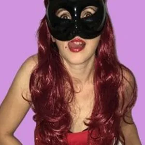 MaskedMilfy from bongacams