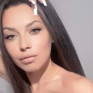 Cam girl Maya-Sun