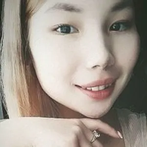 MeeMoon from bongacams