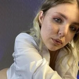 Melanie-Baker from bongacams