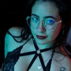 Miadixon6 from bongacams