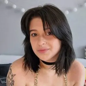 MikiiKiwi from bongacams