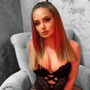 MikyPetite from bongacams