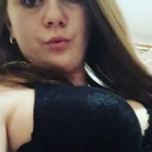 Milka1818 from bongacams