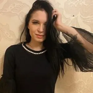 MirrorKira from bongacams