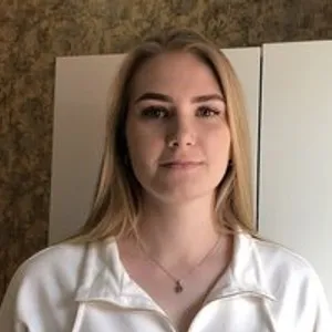 MishelKarlins from bongacams