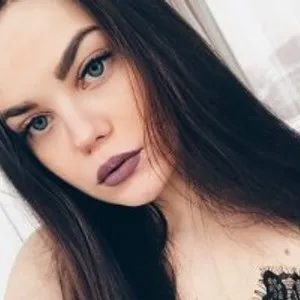 Miss-Luxury from bongacams