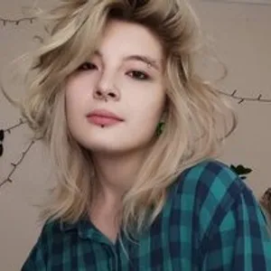 MunaHout from bongacams