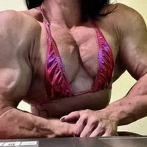 MuscleQueen from bongacams