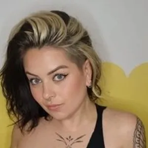 Naomidiz from bongacams