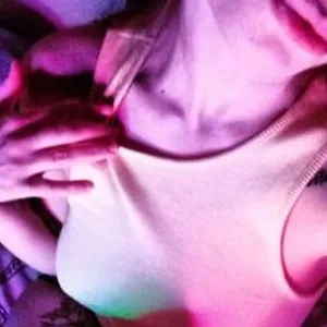 NicoleLittle from bongacams