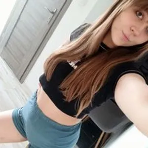 NicollKiss from bongacams