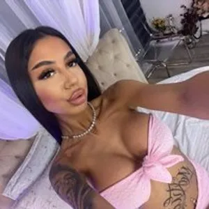 NikkiRoss from bongacams