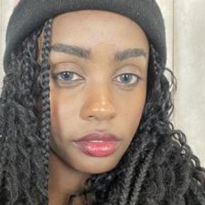 NymzieLoren from bongacams