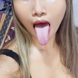 OhhMyPussie from bongacams