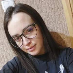 Olechka22 from bongacams