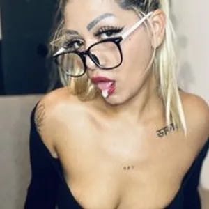 Onlydeea18 from bongacams