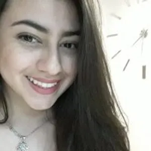 PetiteButtery from bongacams