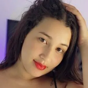 Phyllis-Pink from bongacams