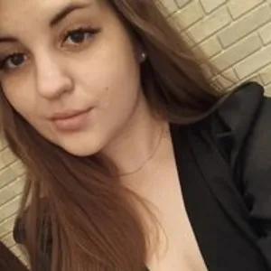 Poulinamrr from bongacams